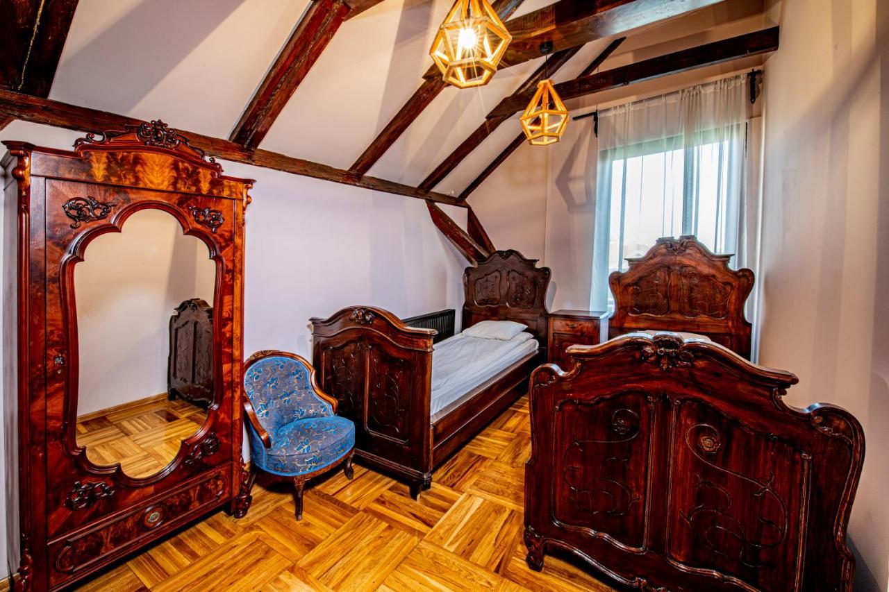 Hotel Poesis Satu Mare Exterior photo